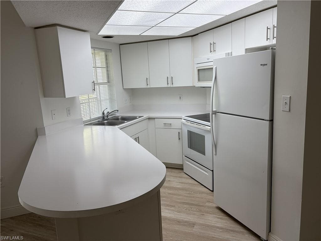 481 Quail Forest Blvd #b207, Naples, photo 2