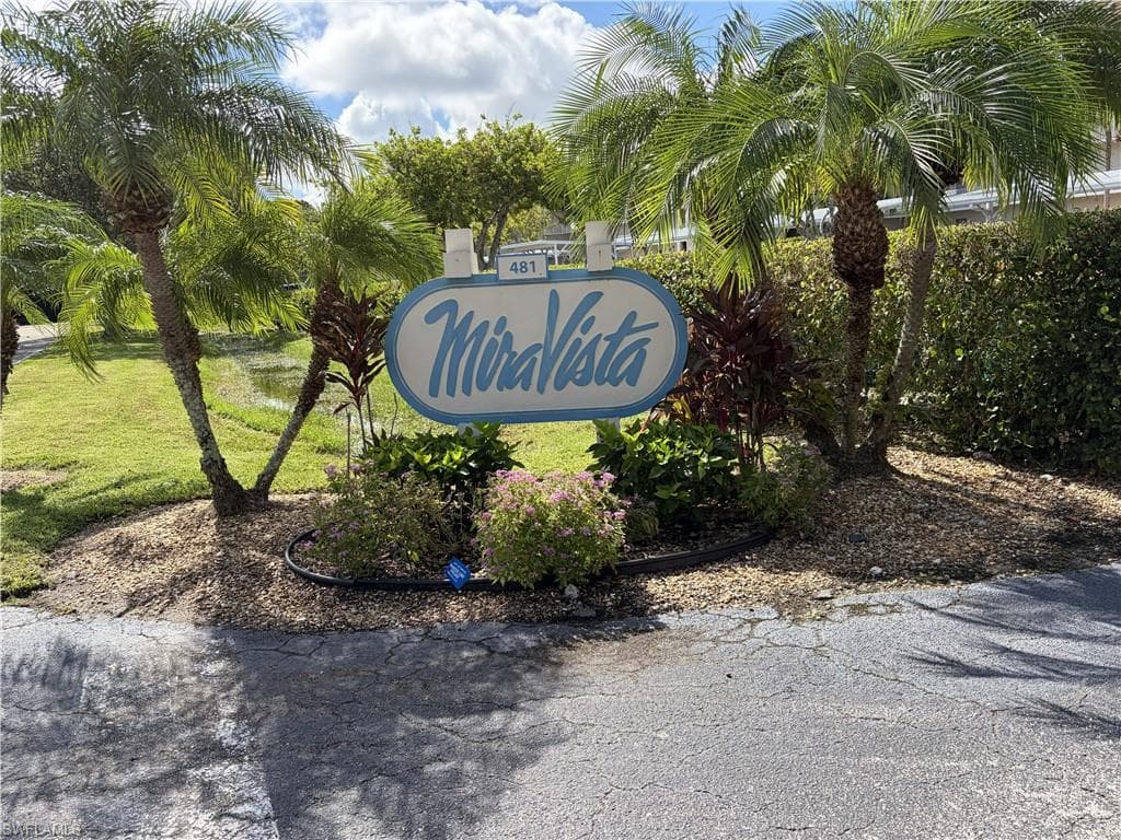 481 Quail Forest Blvd #b207, Naples