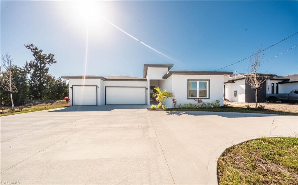 2324 20th Ave, Cape Coral, photo 2