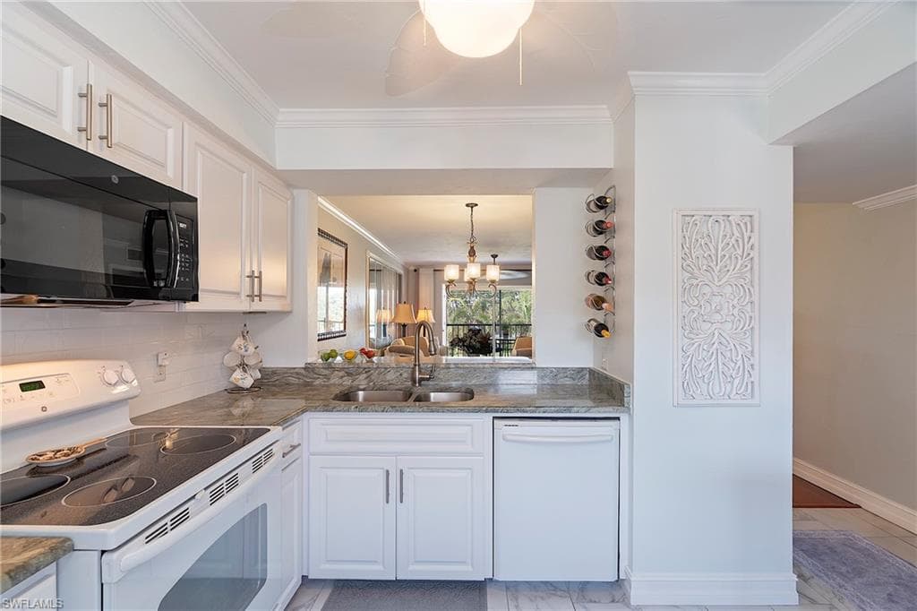 1075 Foxfire Ln #310, Naples, photo 2