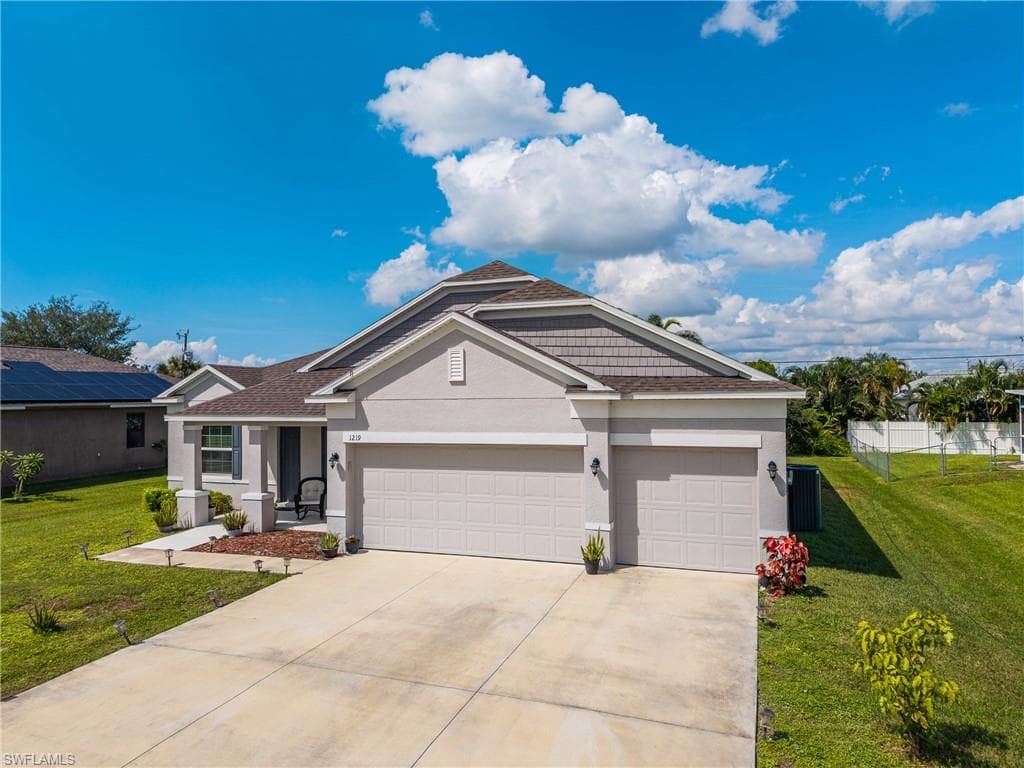 1219 10th St, Cape Coral