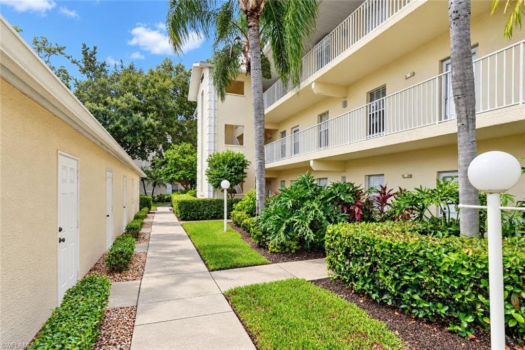 3245 Cypress Glen Way #518, Naples, photo 3