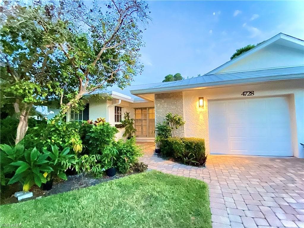 4728 West Blvd #n8, Naples