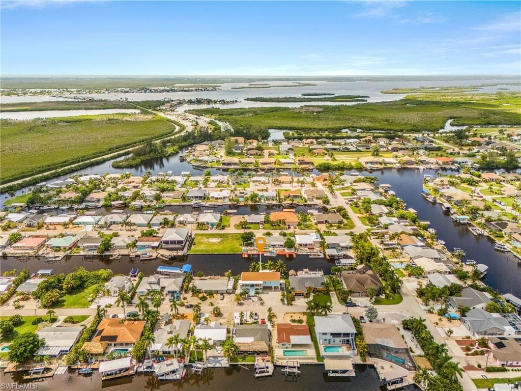 12277 Boat Shell Dr, Matlacha Isles, photo 2