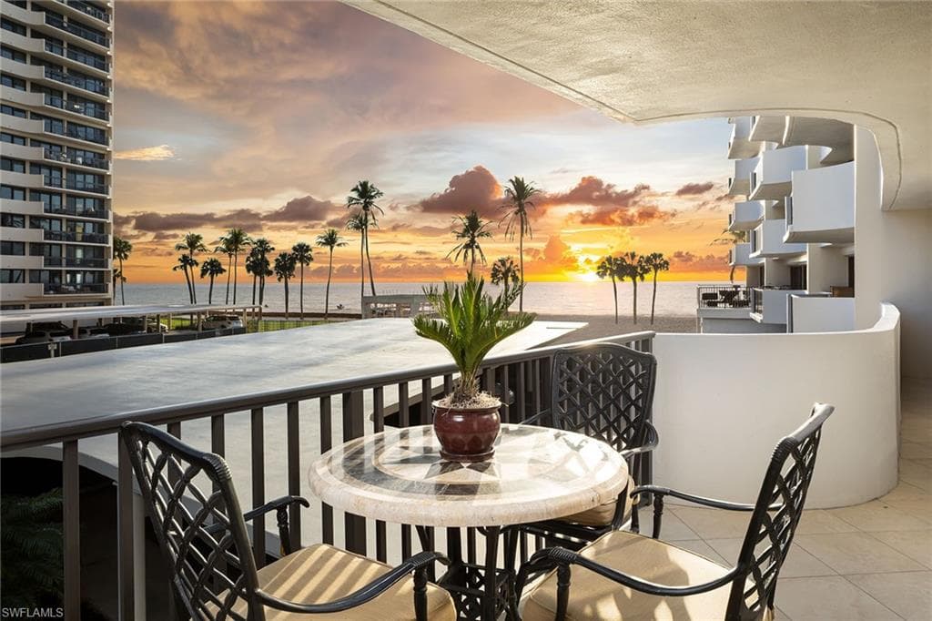 4005 Gulf Shore Blvd #100, Naples