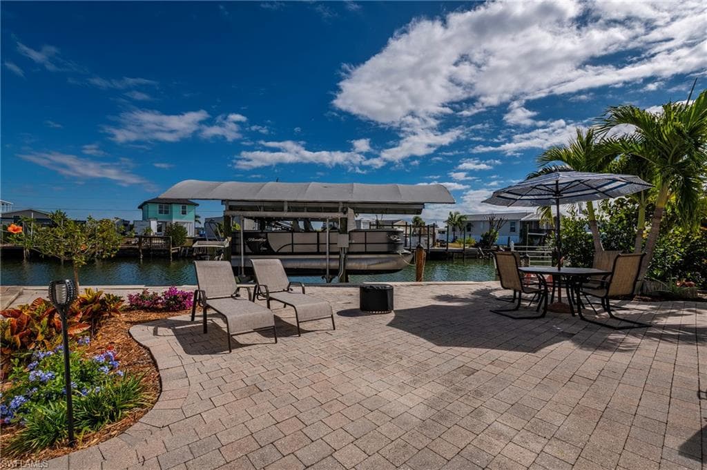 23 Nancy Ln, Fort Myers Beach