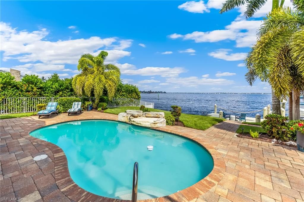 2901 22nd Pl, Cape Coral