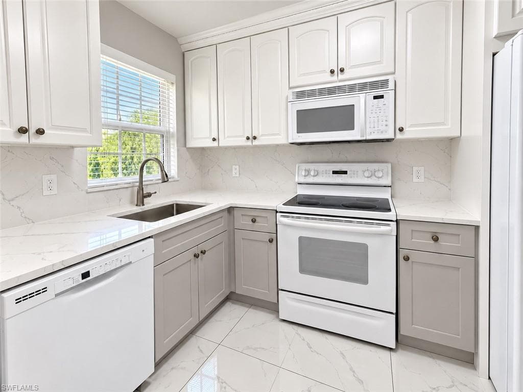 501 Forest Lakes Blvd #212, Naples