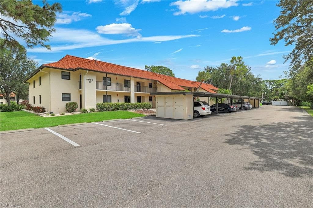 4963 Pepper Cir #d-102, Naples