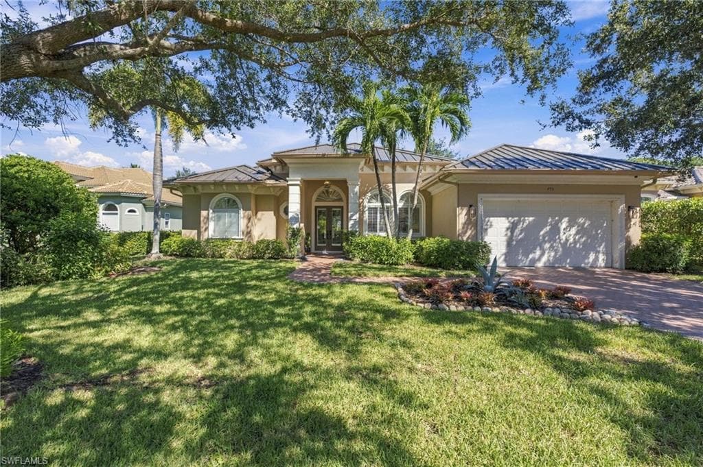 495 Saddlebrook Ln, Naples