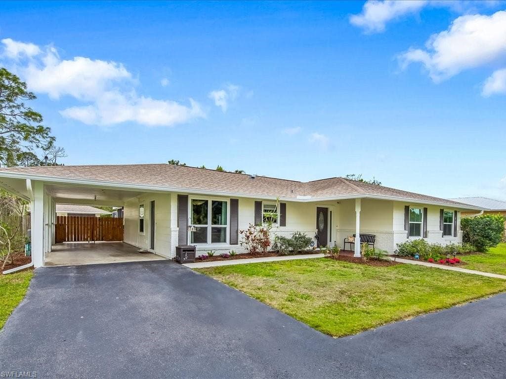 5272 Myrtle Ln, Naples, photo 3
