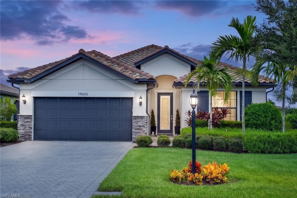 19605 Utopia Ln, Estero