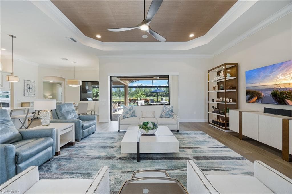 1647 Songbird Ct, Naples