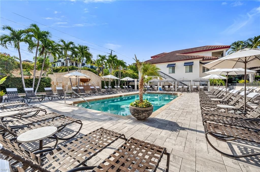 221 9th St #123, Naples, photo 2