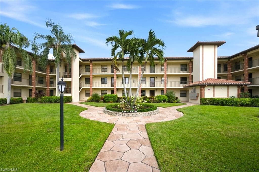 7240 Coventry Ct #329, Naples