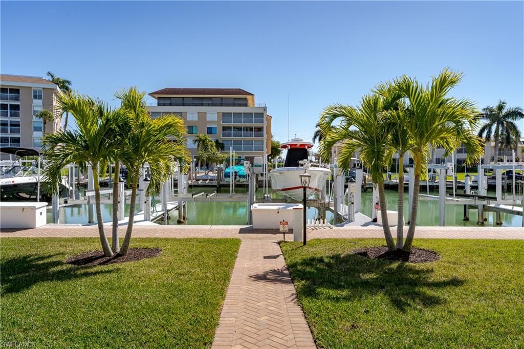 907 Panama Ct #203, Marco Island, photo 2