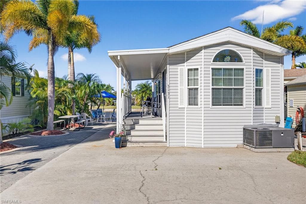 3131 Crystal Lake Dr, Naples, photo 2
