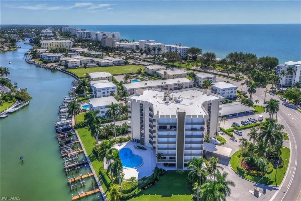 2150 Gulf Shore Blvd #703, Naples