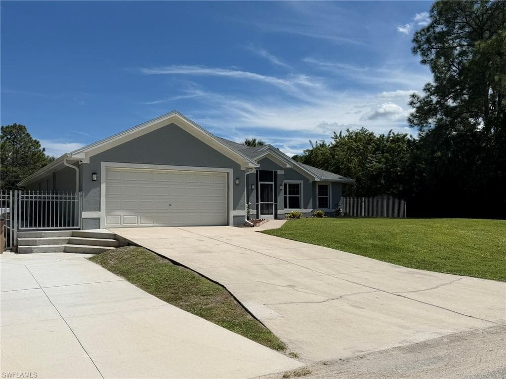 702 Calvin Ave, Lehigh Acres, photo 2