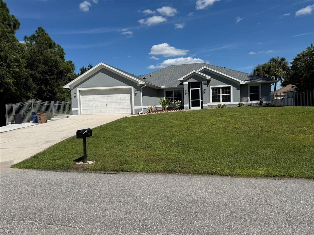 702 Calvin Ave, Lehigh Acres, photo 3