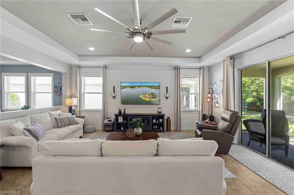 3069 Amadora Cir, Cape Coral, photo 2