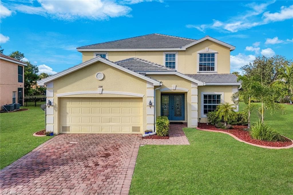 2201 Cape Heather Cir, Cape Coral, photo 2