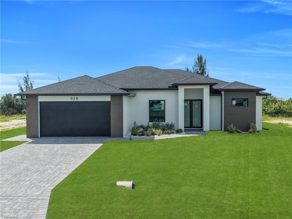 928 1st Pl, Cape Coral, photo 2