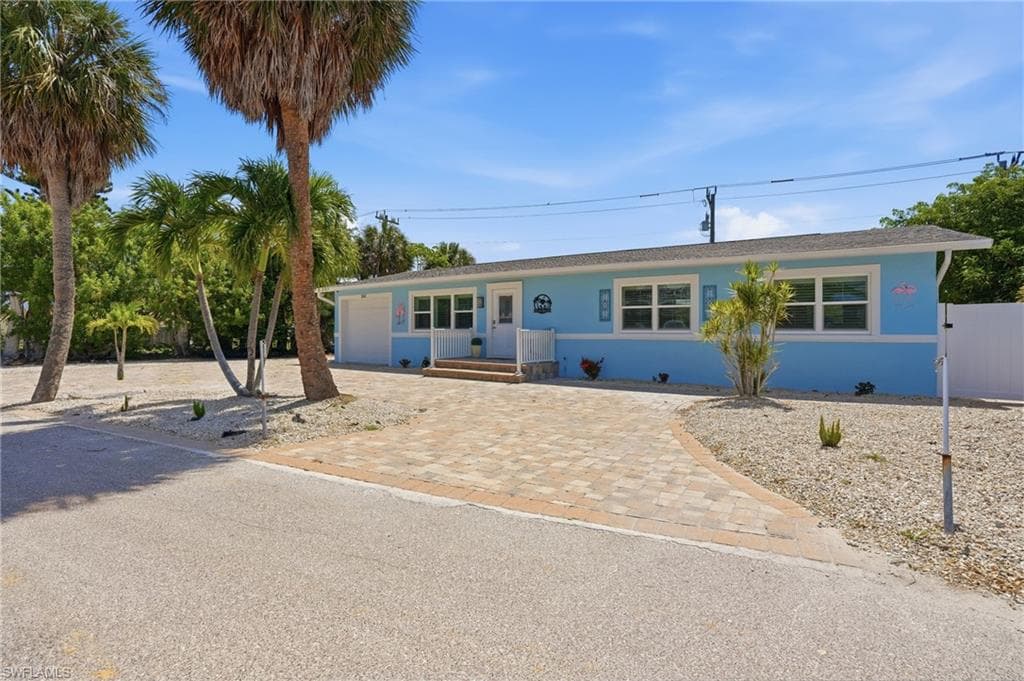 240 Fairweather Ln, Fort Myers Beach, photo 3