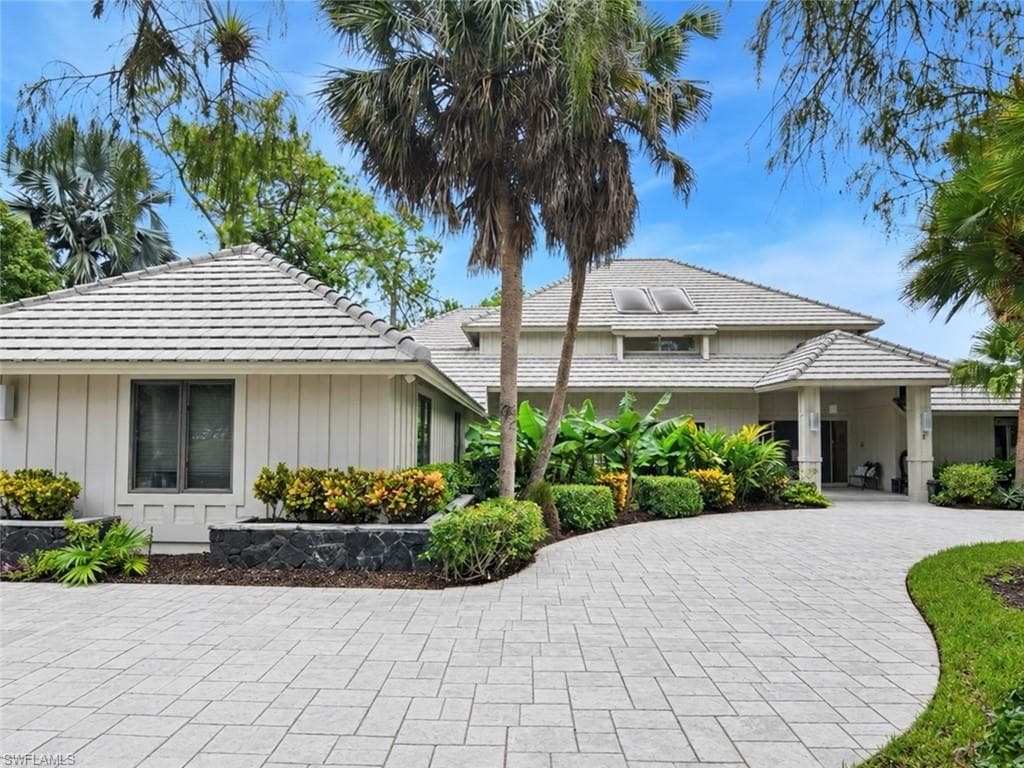8 Stonehedge Pt, Naples
