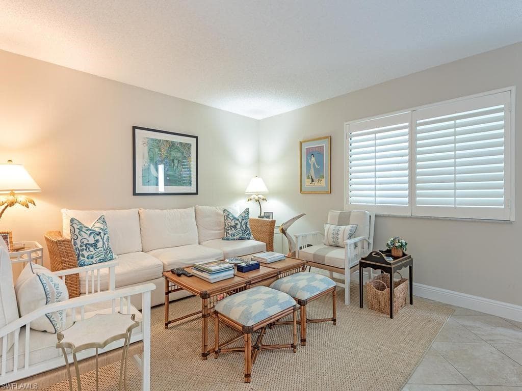 788 Park Shore Dr #b25, Hidden Lake Villas