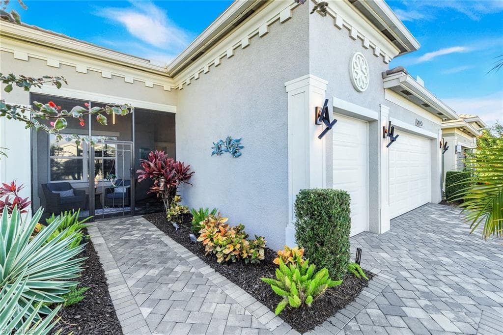 28560 Twain Dr, Bonita Springs, photo 2