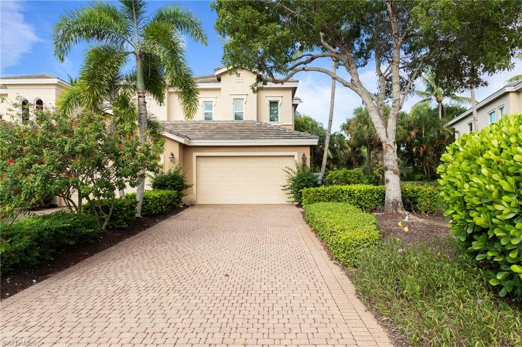 3142 Aviamar Cir #2104, Naples