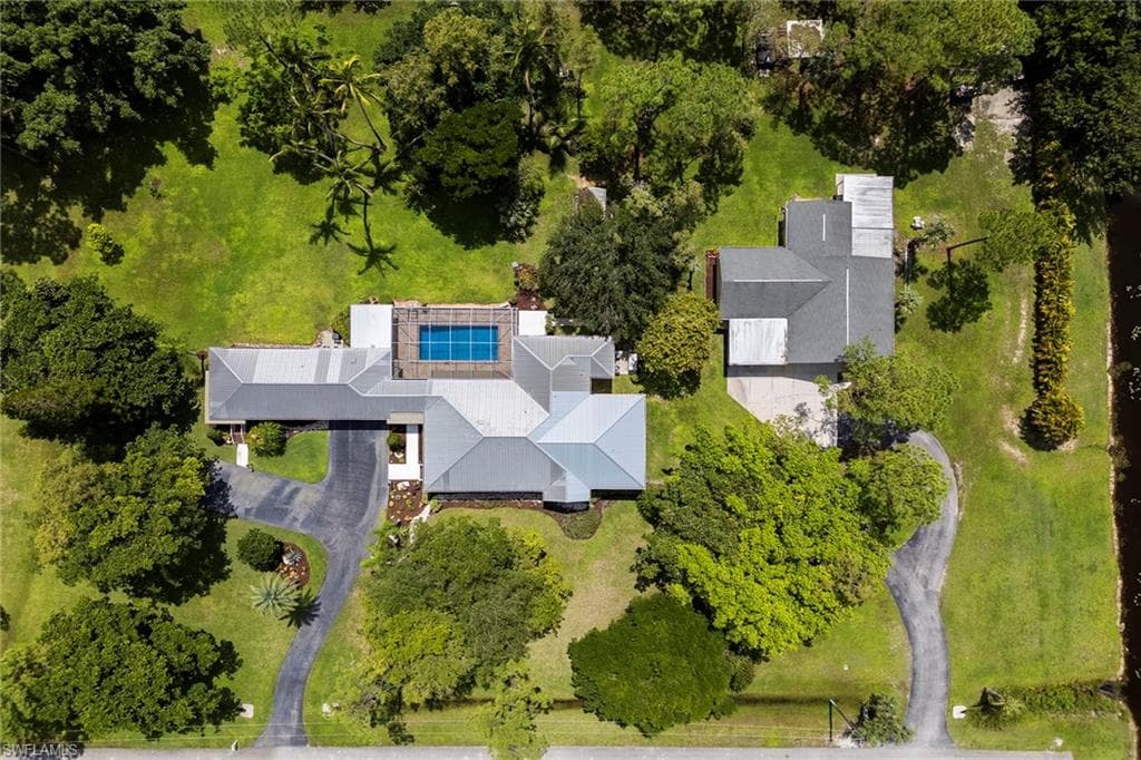 6460 Hidden Oaks Ln, Naples