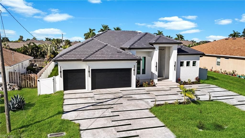 2667 32nd St, Cape Coral, photo 2