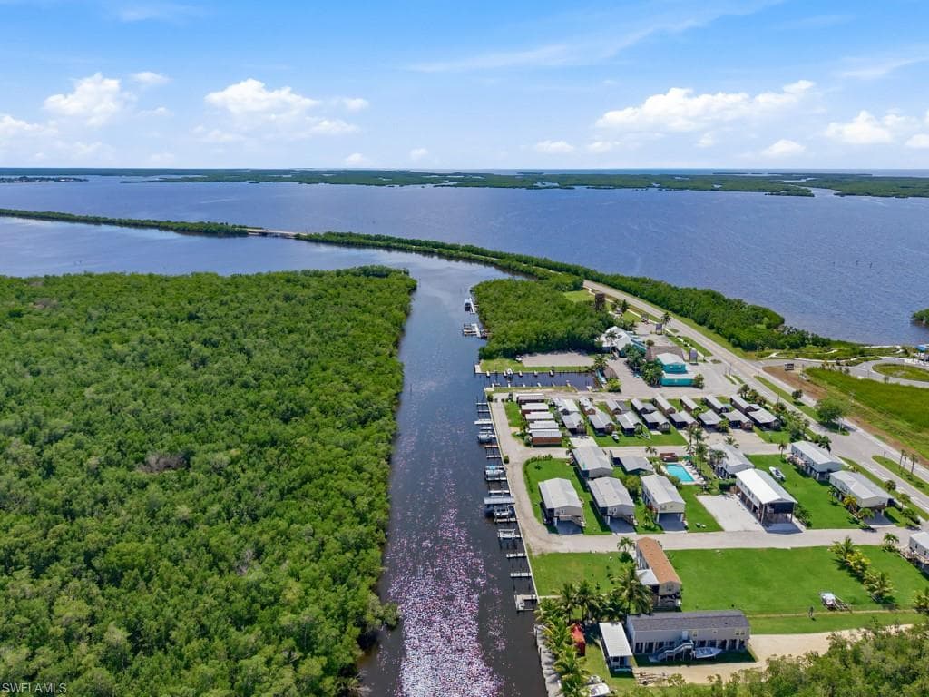 775 Copeland Ave, Everglades City, photo 2
