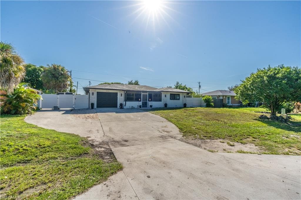 1990 48th St, Naples, photo 2