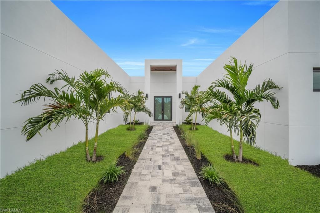 1505 24th Ter, Cape Coral, photo 2