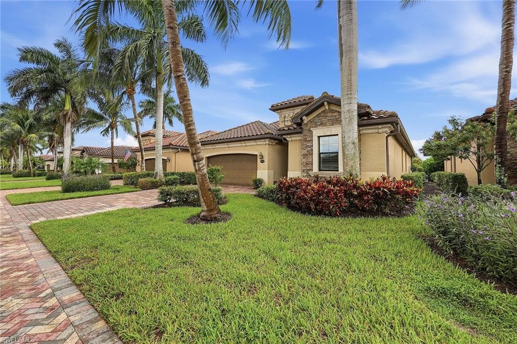 2946 Aviamar Cir, Naples, photo 2