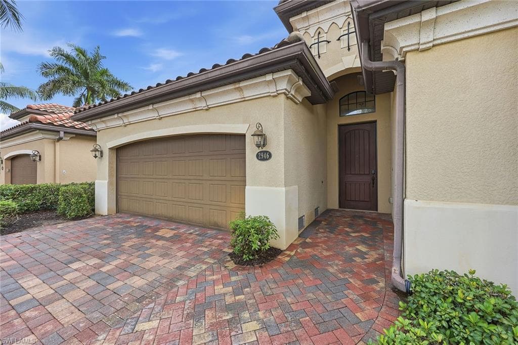 2946 Aviamar Cir, Naples, photo 3