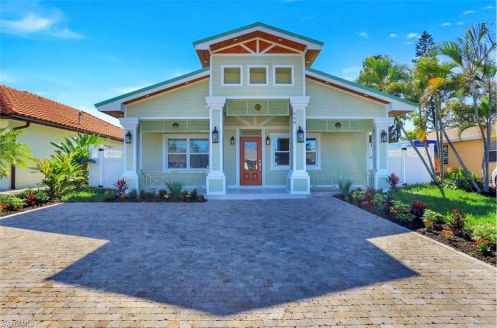 648 100th Ave, Naples