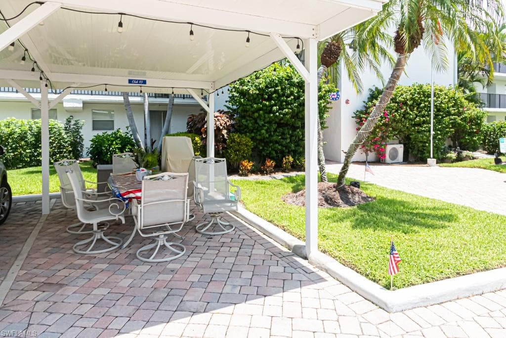 49 High Point Cir #303, Naples, photo 3