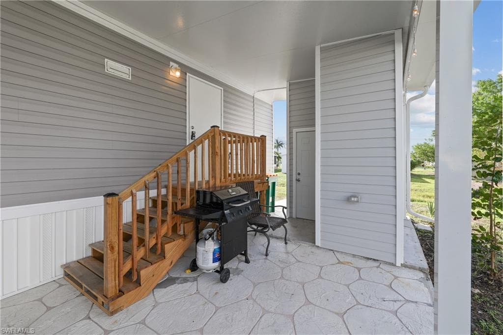 1747 Beverly Dr, Naples, photo 3