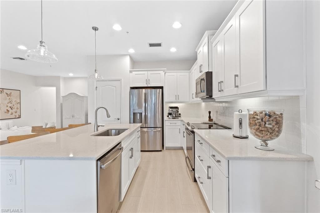 6973 Avalon Cir #1406, Naples, photo 3