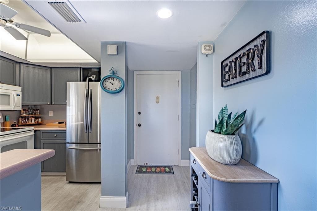 53 High Point Cir #310, Naples, photo 2