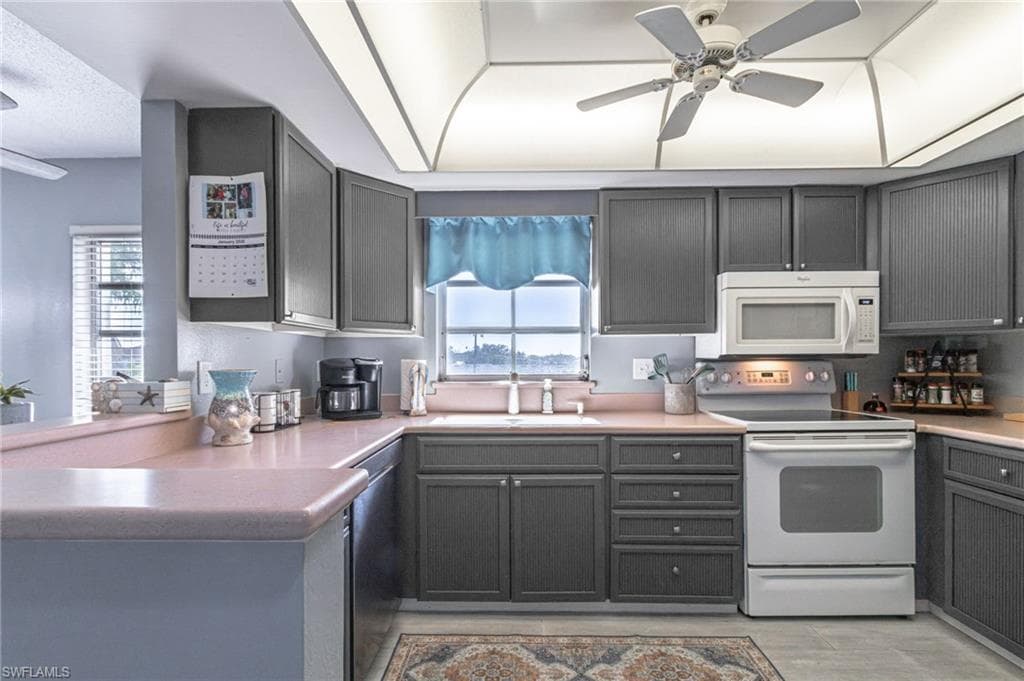 53 High Point Cir #310, Naples, photo 3