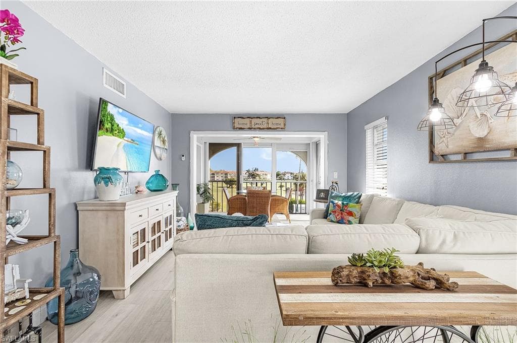 53 High Point Cir #310, Naples
