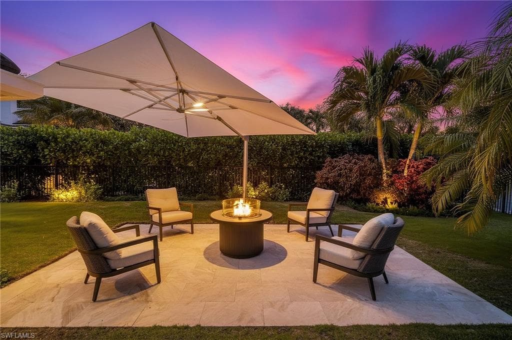 805 Lake Vista Ct, Naples