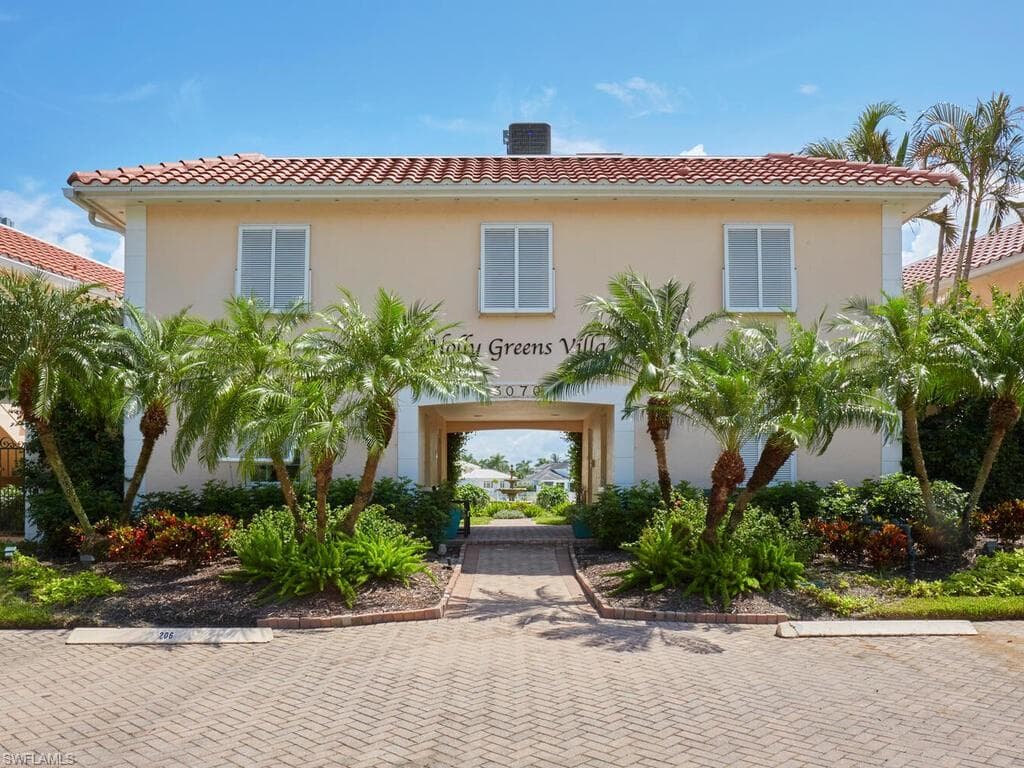 3070 Gulf Shore Blvd #209, Naples, photo 2