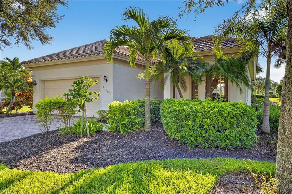 11107 Laughton Cir, Fort Myers, photo 2