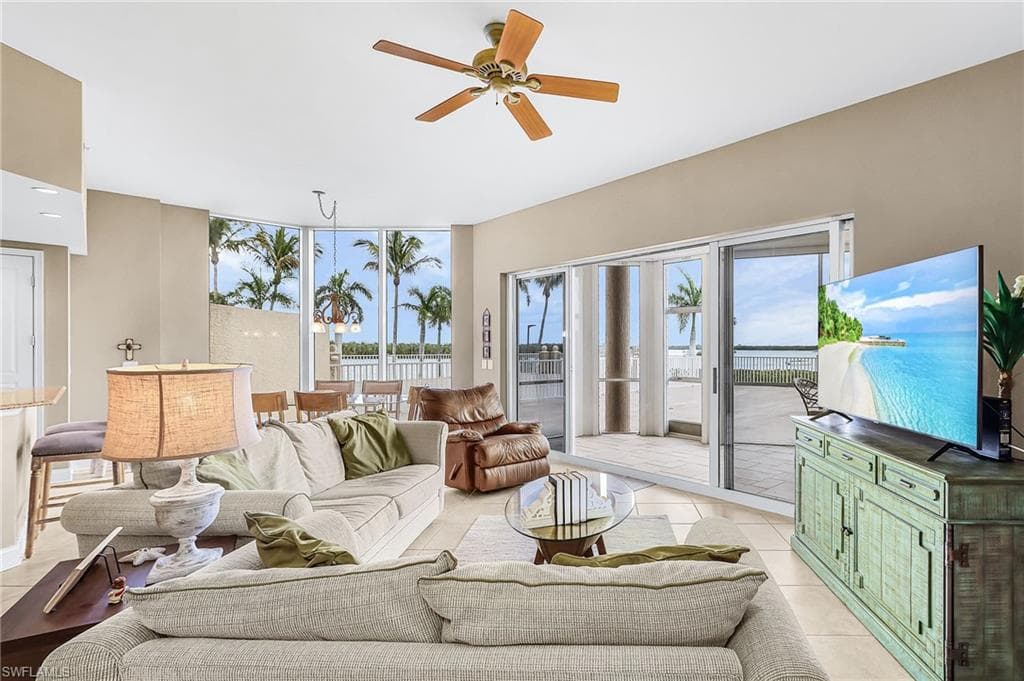 4137 Bay Beach Ln #522, Fort Myers Beach, photo 3